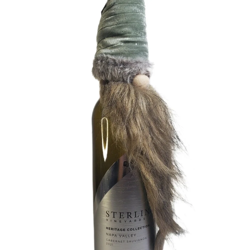 GNOME BOTTLE TOPPER WITH PALE GREEN HAT AND LONG BEARD FOR HOLIDAY GIFTS NEW